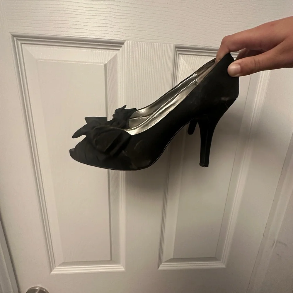 Heels - Picture 3 of 3